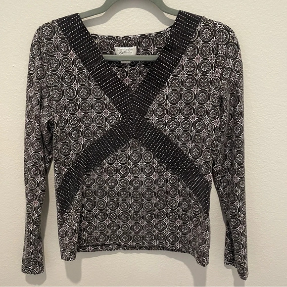 Christopher & Banks Tops - Vintage cotton Christopher & Banks long sleeve v-neck print shirt medium